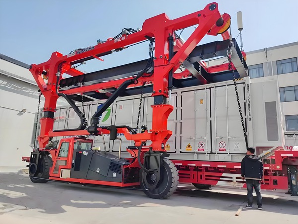 集装箱跨运车 (28).jpg