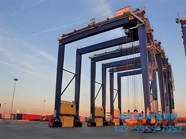 集装箱 龙门吊 (10).jpg