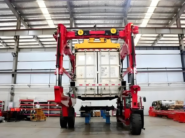 集装箱跨运车 (14).jpg