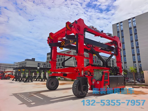 集装箱跨运车 (23).jpg