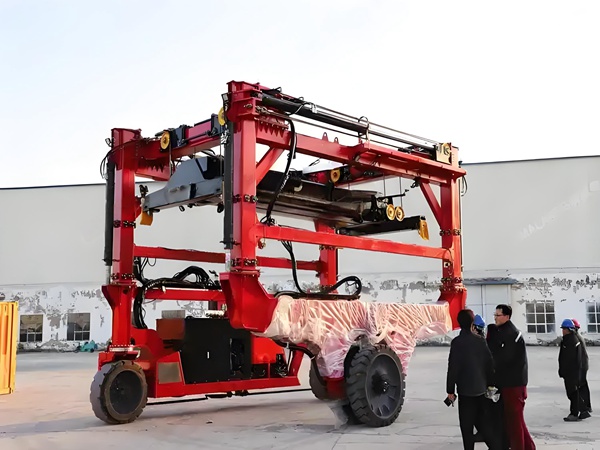 集装箱跨运车 (17).jpg